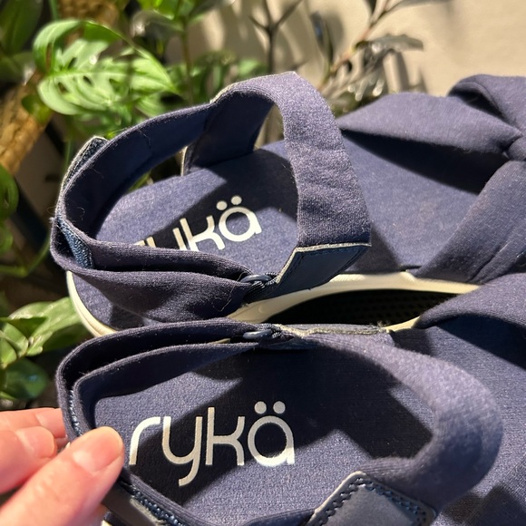 Wide Ryka Sandals - Picture 4 of 5